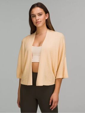 LULULEMON • Boxy Cashlu Knit Wrap in Prosecco